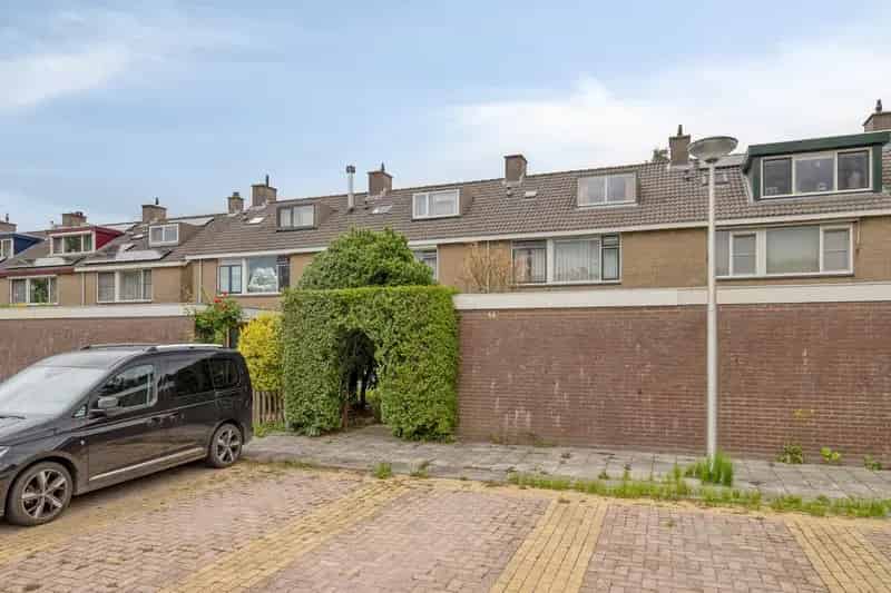 Grote 5-kamer Eengezinswoning Rhoon Nabij Winkels en Natuur
