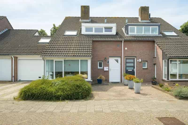 Huis te koop Oosterhout: Tweekapper Schildersbuurt
