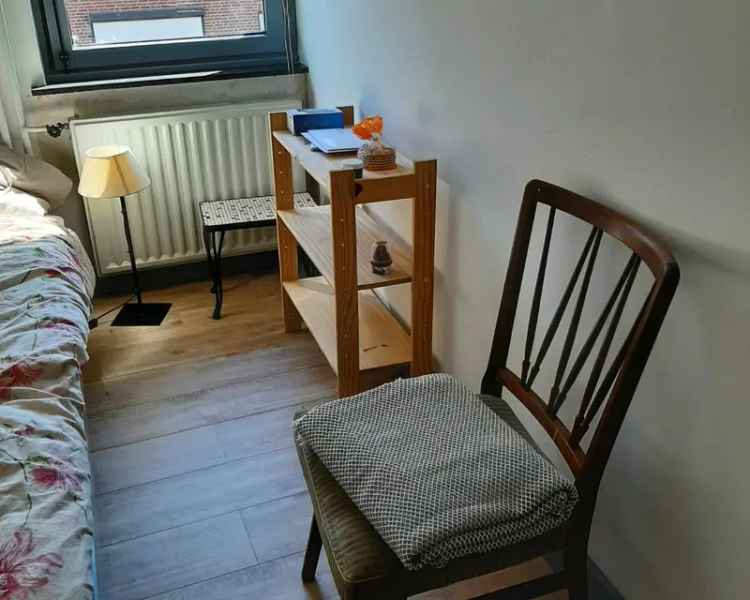Kamer vlakbij Fonteys en centrum