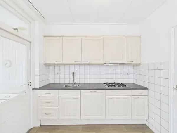Starterswoning Hoek 3 slaapkamers ruime tuin garage