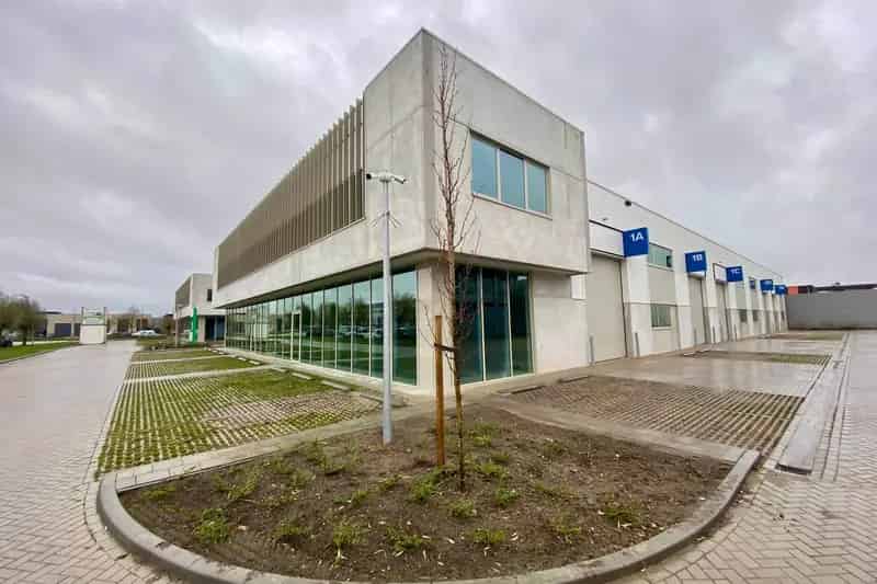 Bedrijfshal Waalwijk 355m² te huur Kantoor 119m²