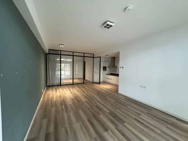 Appartement te huur Maassluis: 2 kamers, gerenoveerd, kindvriendelijk