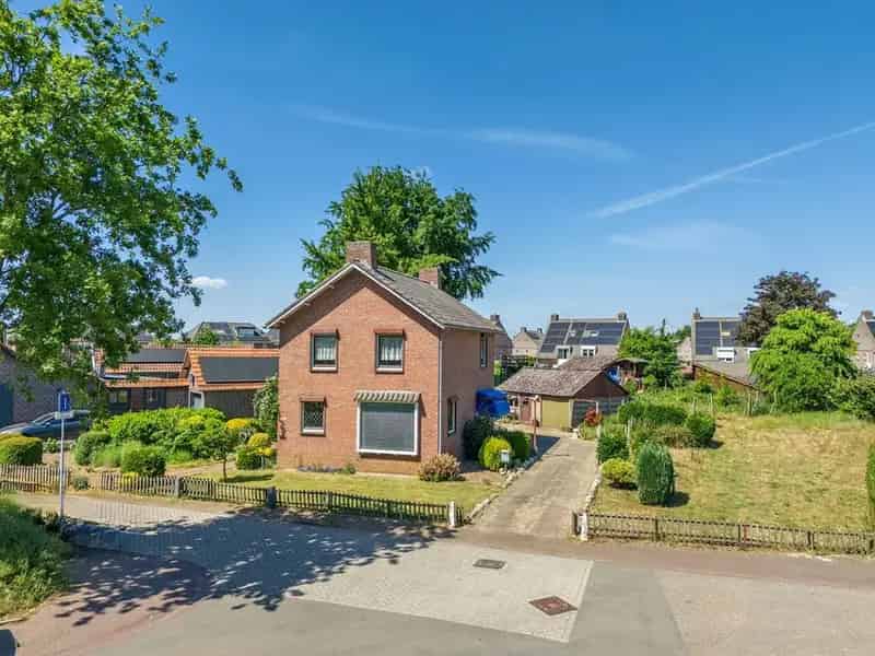 Vrijstaande woning Hout-Blerick 4 slaapkamers ruim perceel