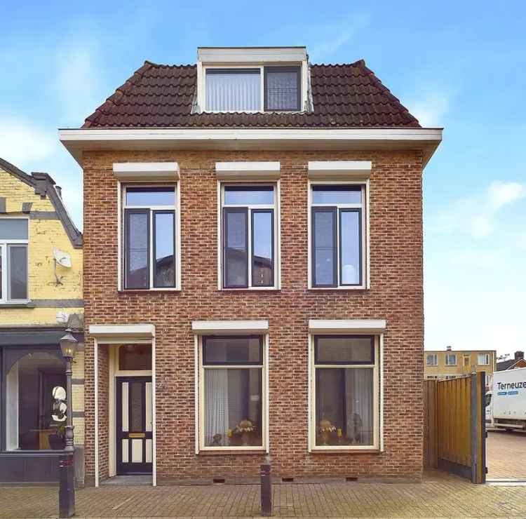 Eengezinswoning Te Koop in 24, Vlooswijkstraat, Terneuzen, Zeeland