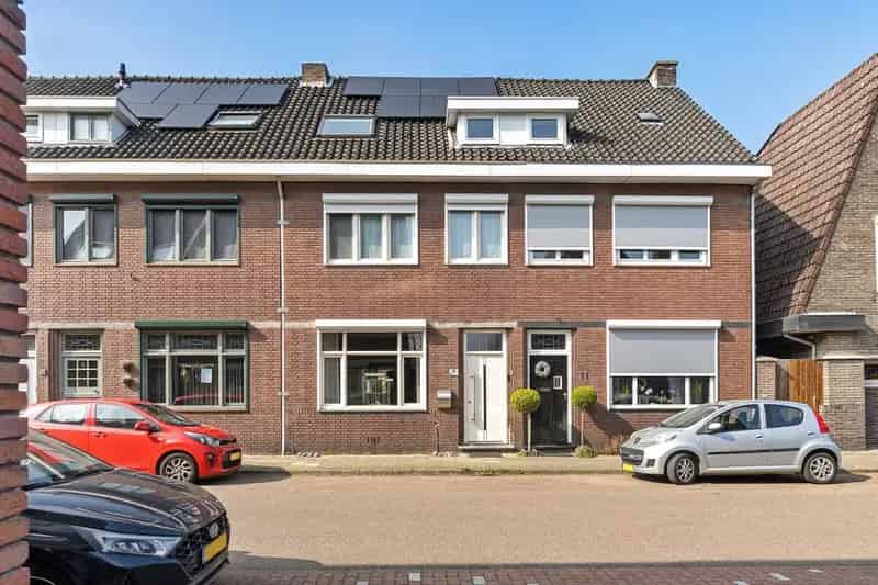 Jaren 30 woning Brunssum 4 slaapkamers serre
