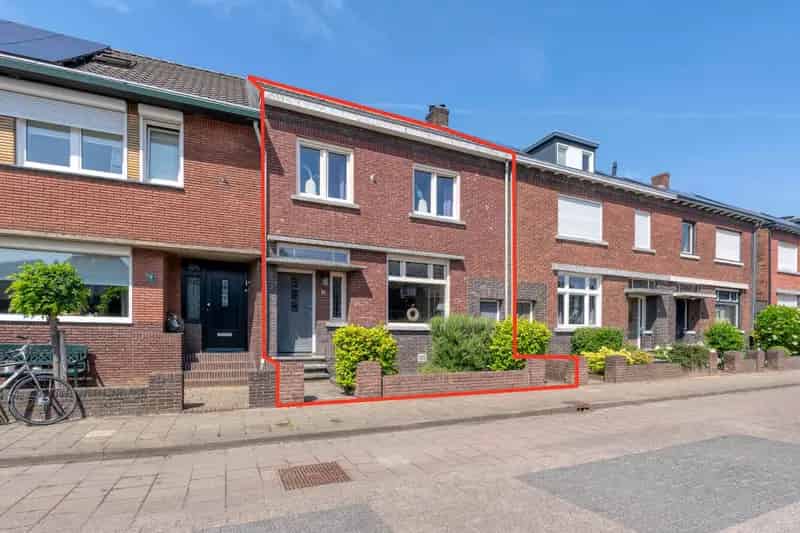 Ruime Tussenwoning Blerick Veel Ruimte Luxe Tuin