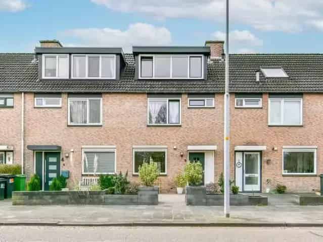 Moderne Tussenwoning 4 Slaapkamers Overbos Hoofddorp