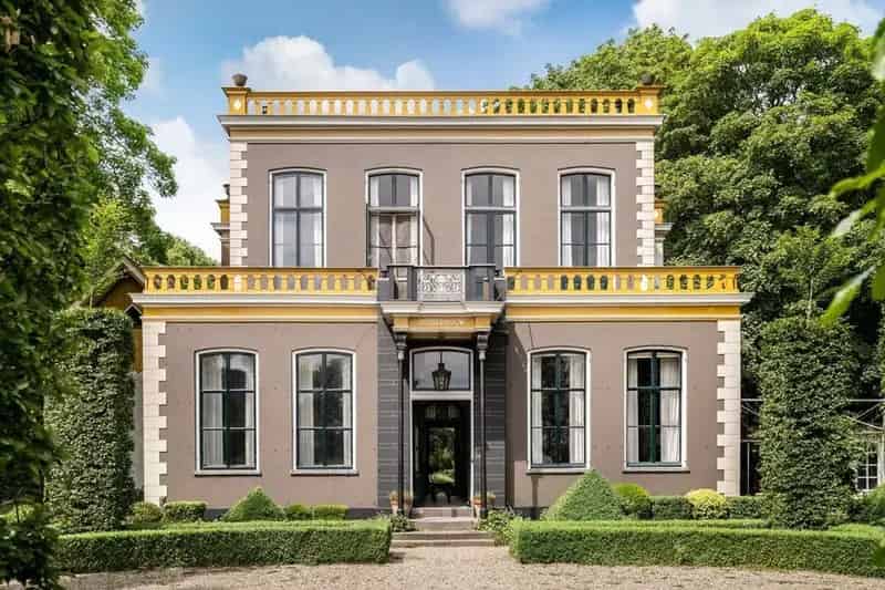 Rijksmonumentale Landhuis Oosterhouw te Koop