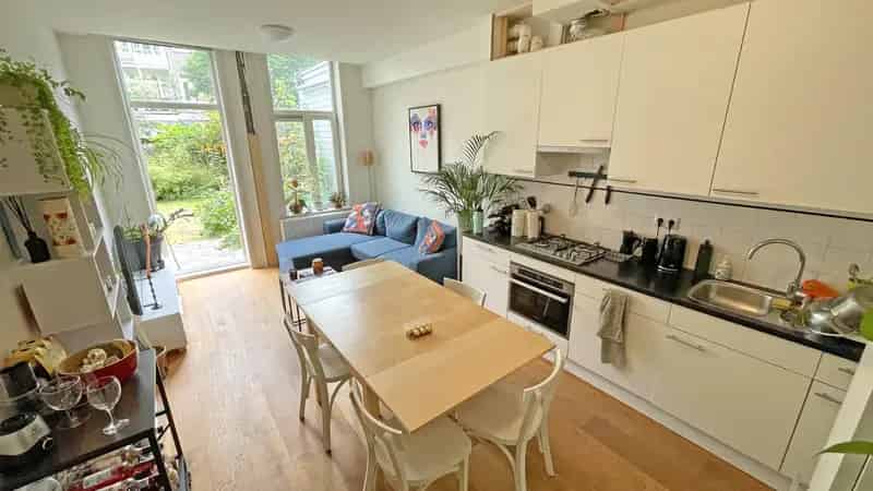 Gemeubileerde Kamer in Oud West Appartement met Tuin