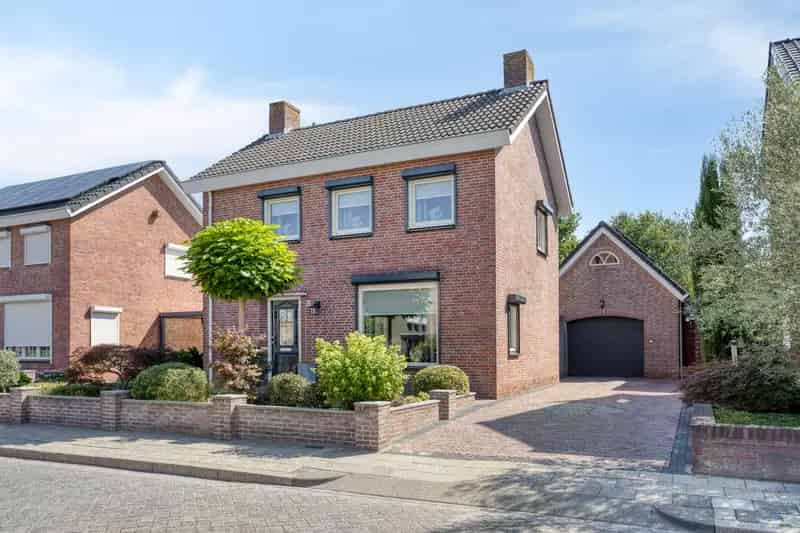 Vrijstaande woning te koop St Willebrord