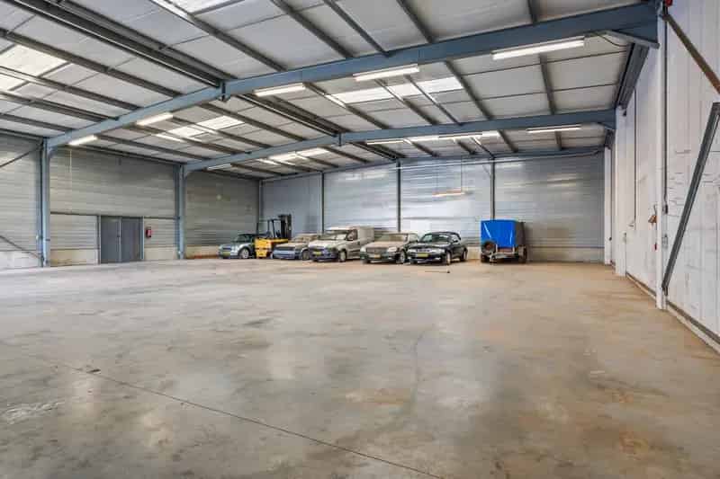 Bedrijfshal met Bungalow te Oss - Wonen en Werken