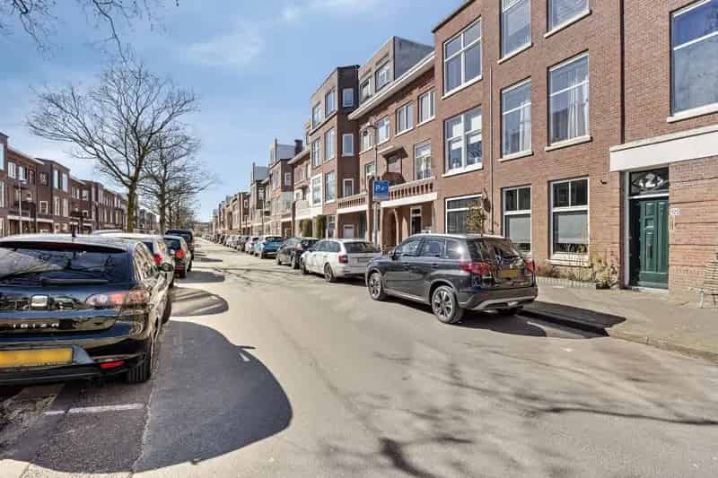 Dubbel Bovenhuis 200m2 Den Haag Bomenbuurt 4 slaapkamers Dakterras