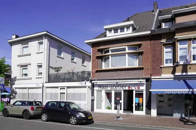 Winkelruimte en Bovenwoning te Koop Kerkrade Centrum