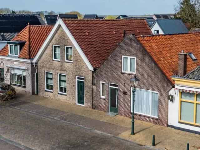 Woning te koop Oldemarkt Ruime woning met potentie