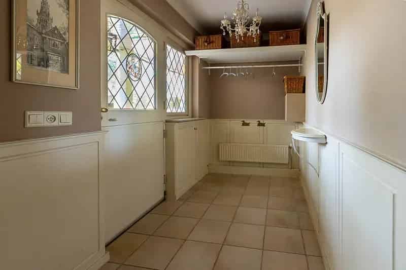 Huis te koop Ede: Romantische villa met zwembad en garage