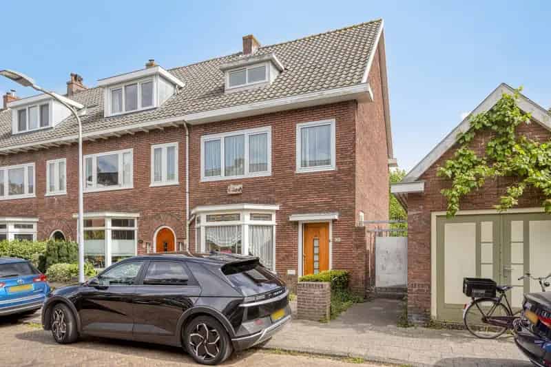 Jaren 30 Eindwoning Haarlem 5 Slaapkamers Zonnige Tuin