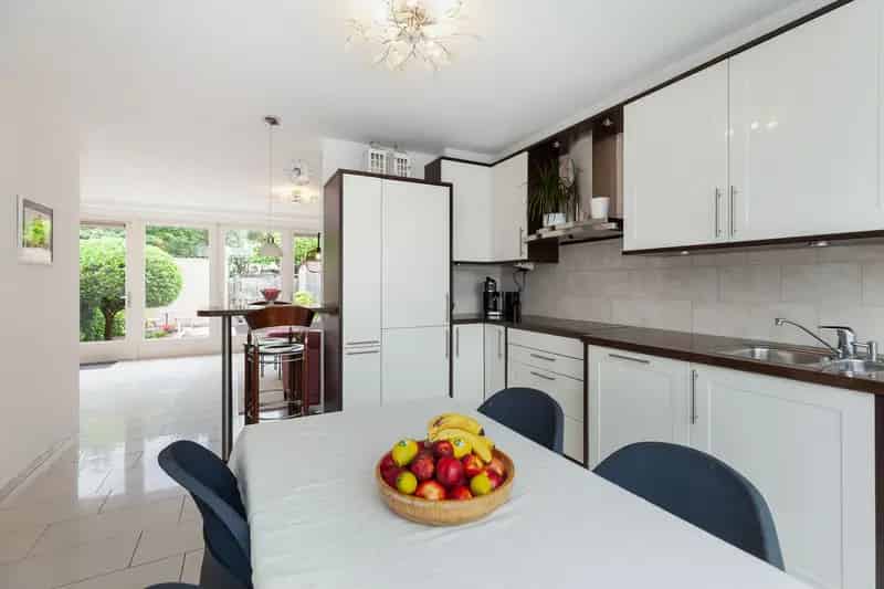 Huis te koop Vlaardingen Drevenbuurt 3 slaapkamers diepe tuin