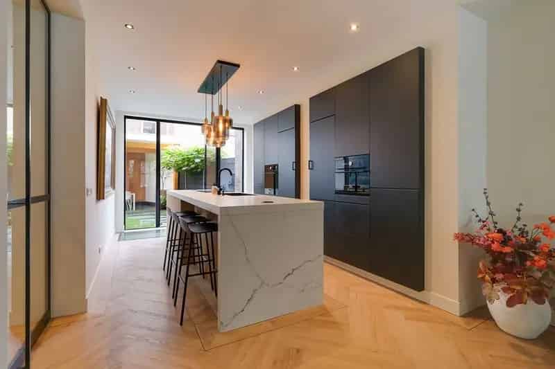 Luxe Benedenwoning Den Haag Bomen Bloemenbuurt 193m2
