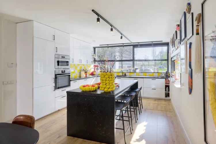 5 Slaapkamers Ruime Gezinswoning Amstelveen