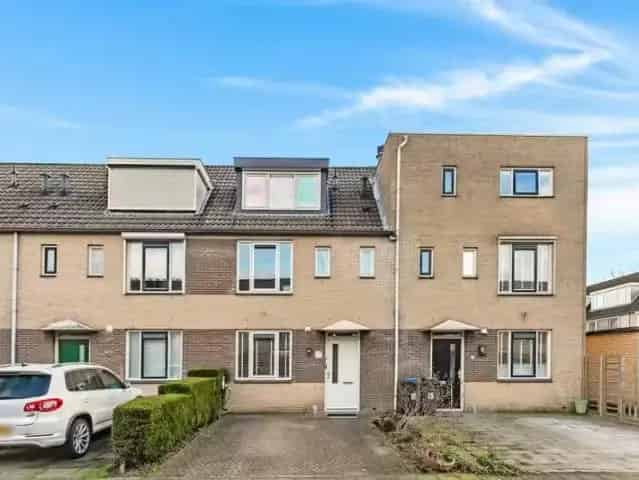 5 Slaapkamer Tussenwoning Betsy Perkbuurt