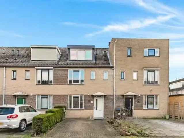 5 Slaapkamer Tussenwoning Betsy Perkbuurt