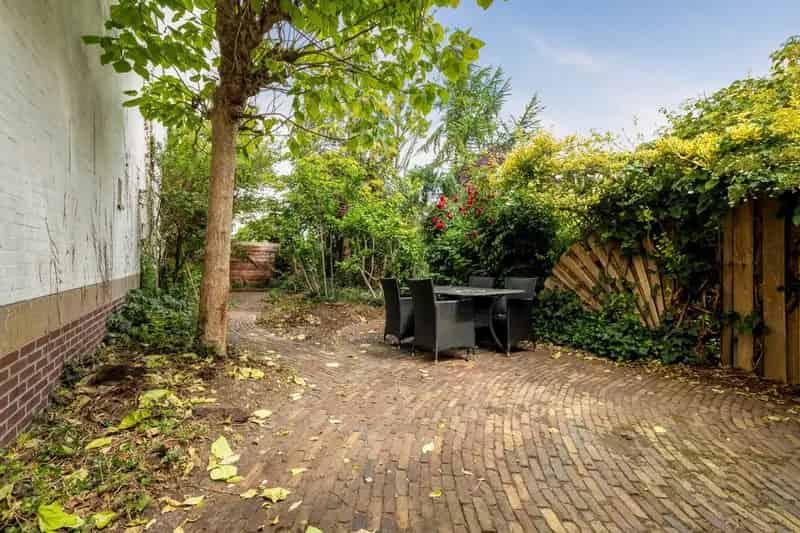 Ruime eengezinswoning Nieuw Sloten 5 slaapkamers diepe tuin