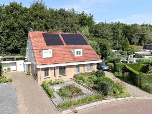 Ruime 2-onder-1-kapwoning Marknesse Bosrand A-label