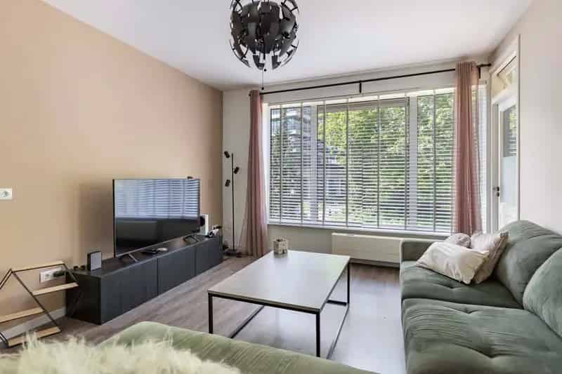 Gemoderniseerd 3 kamer appartement Apeldoorn West