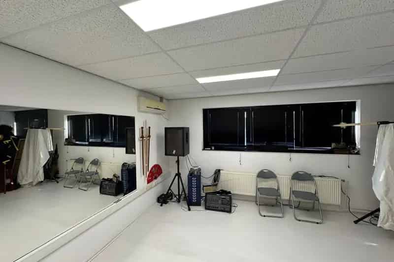 Bedrijfshal te Koop Hoofddorp 140m2