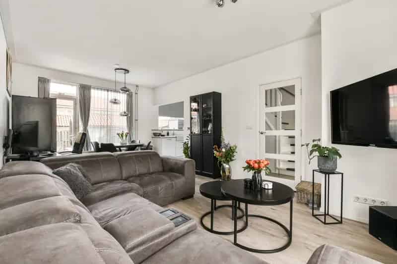 Diemen Centrum: 5-kamer gezinswoning met ruime tuin