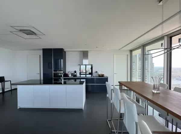 Te Huur: Luxe Appartement 3 Slaapkamers De Rotterdam