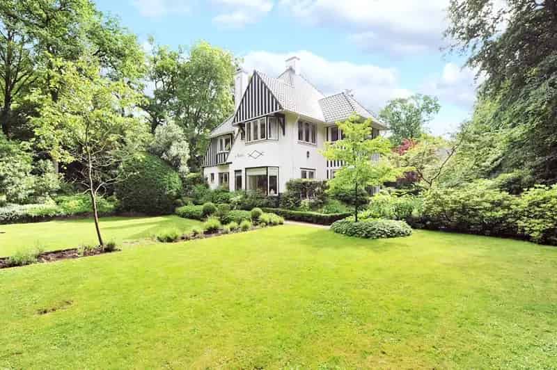 Vrijstaande Villa te Wassenaar 8 slaapkamers 495m2