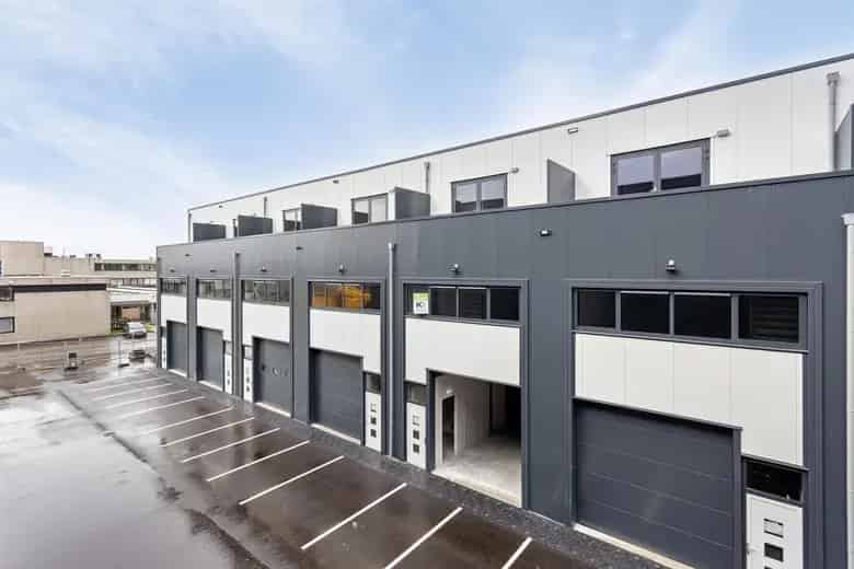 81 m2 Bedrijfsruimte te Huur Roelofarendsveen
