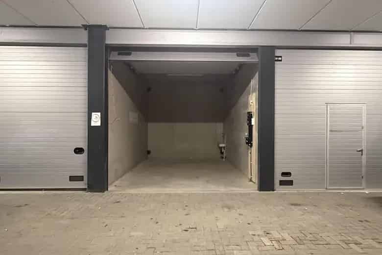 Garagebox 23m2 Dordrecht Opslag Hobby Werkruimte