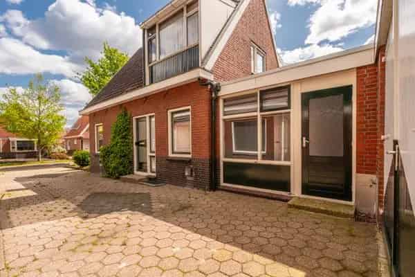 6 Slaapkamers Vrijstaande Woning te Vlagtwedde Ruime Garage Modernisering