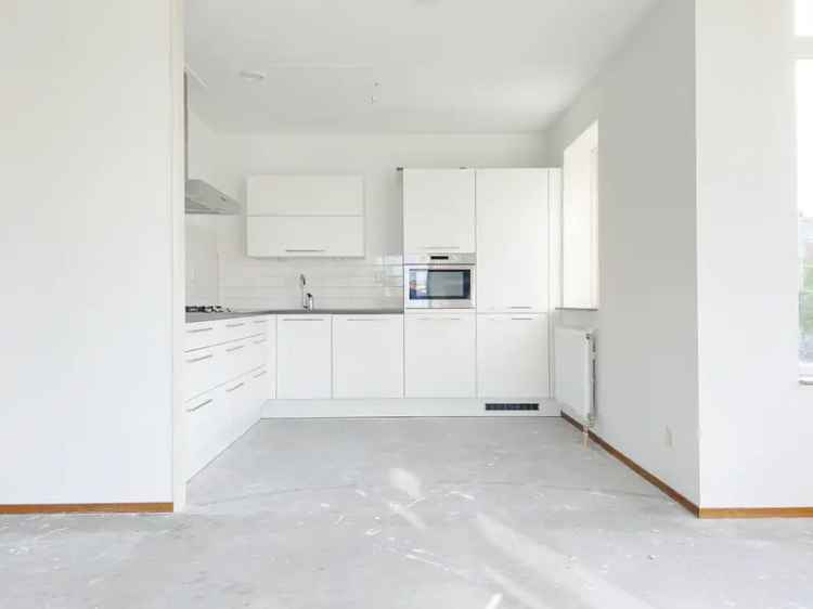 Zeer ruim 4 kamer appartement 115m2 2 badkamers balkon Leidschendam