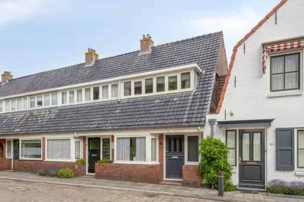 Jaren 30 woning Wassenaar 4 slaapkamers tuin berging