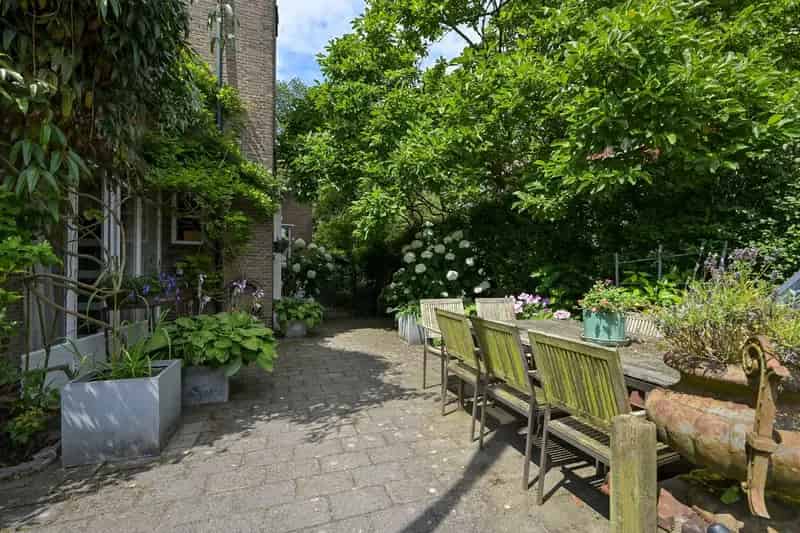Huis te koop: Ruime villa in Benoordenhout 6 slaapkamers 2 badkamers