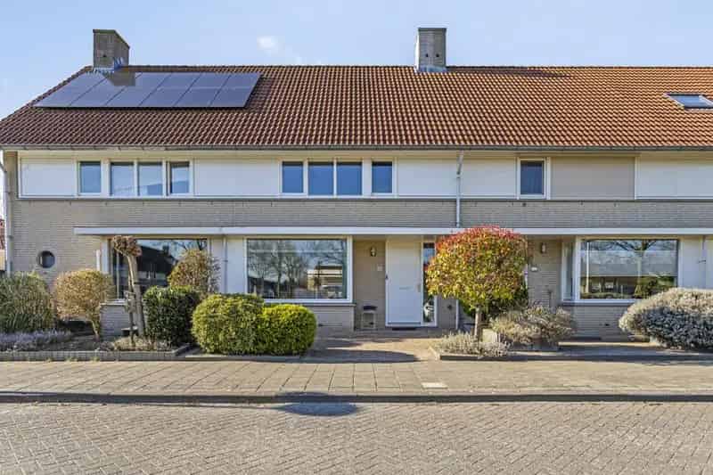 Ruime gezinswoning 4 slaapkamers Bergse Plaat