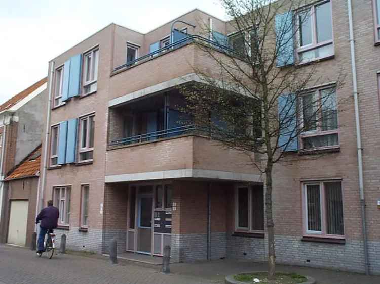 Centrale woning nabij OV en winkels - Direct beschikbaar