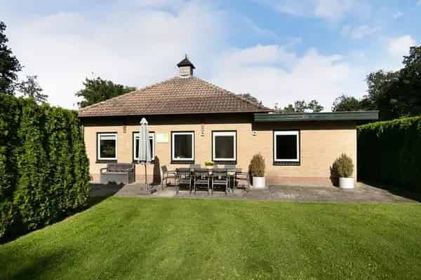 Vrijstaande woning in groene omgeving Friesland