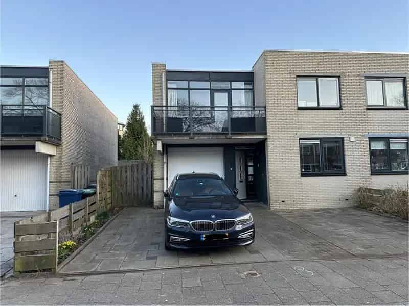 Royale 2 Onder 1 Kapwoning Muziekwijk Almere