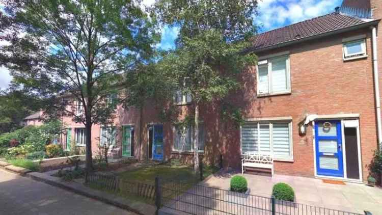 Tussenwoning 3 slaapkamers nabij station en Strijp S