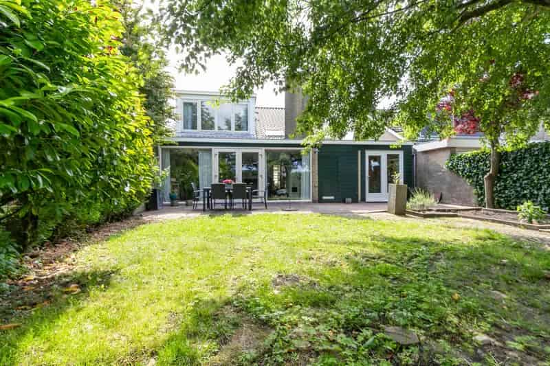 Semi-bungalow Warmond nabij Vennemeer