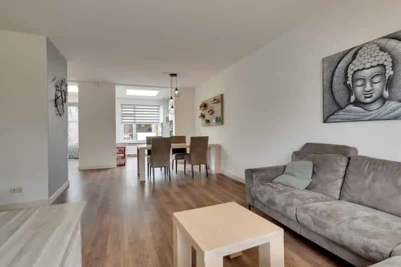 Ruime Tussenwoning Deurne 4 slaapkamers Moderne Badkamer