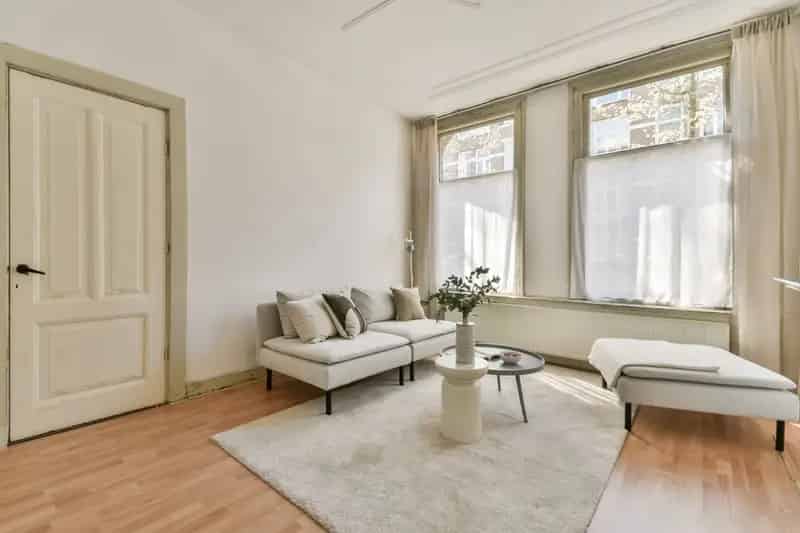 Benedenwoning Watergraafsmeer: Zonnige Tuin en Originele Details
