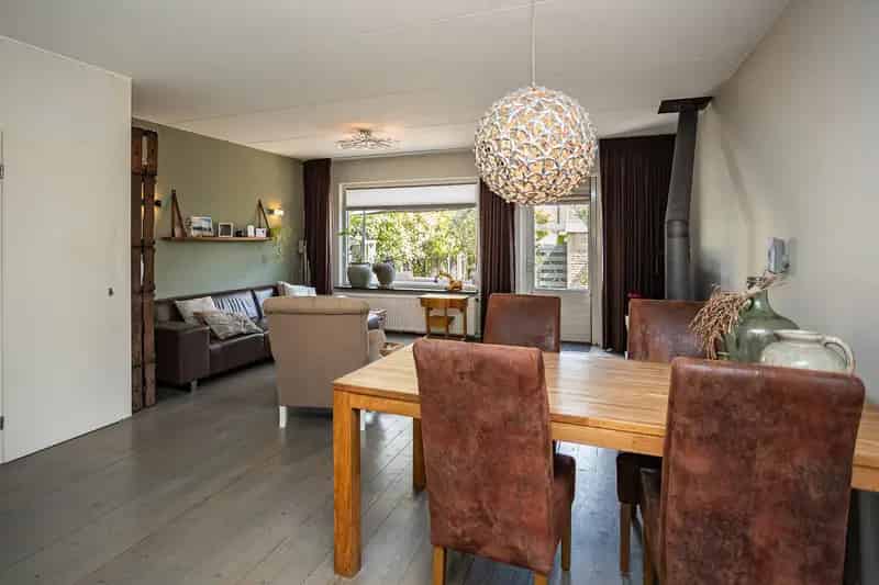 Ruime Tussenwoning Groesbeek 3 slaapkamers Carport Tuin