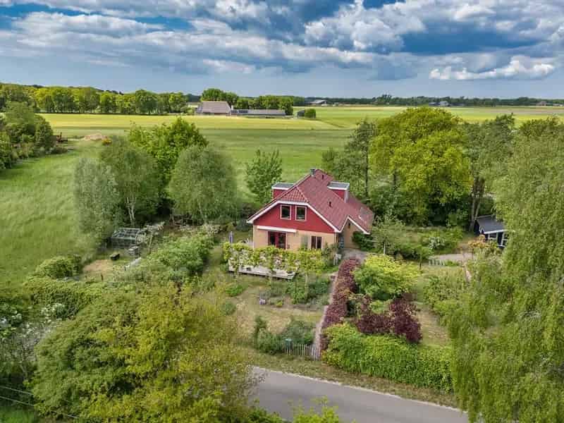 Riante woning Gaasterland 4 slaapkamers 2 badkamers 1170m2 tuin