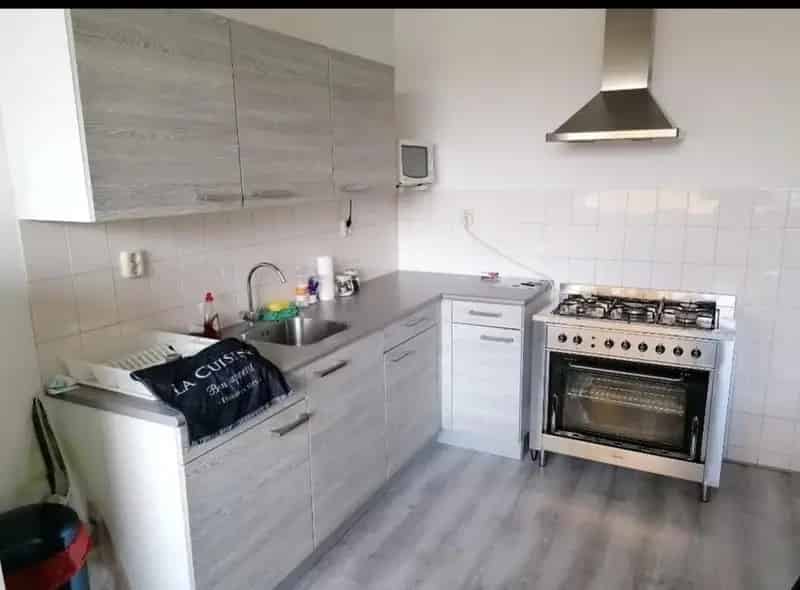 Kamer in appartement Zwanenveld nabij station en winkelcentrum