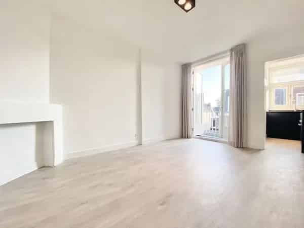 Jordaan: Historische Woningen Moderne Appartementen Levendige Buurt